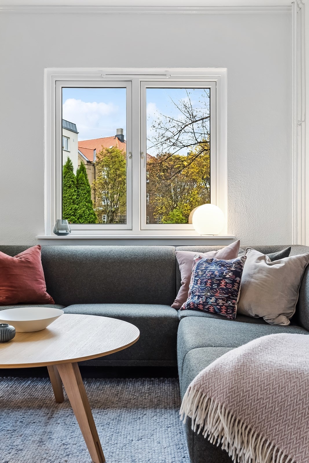 Plass til større sofagruppe i stuen. Galleribilde