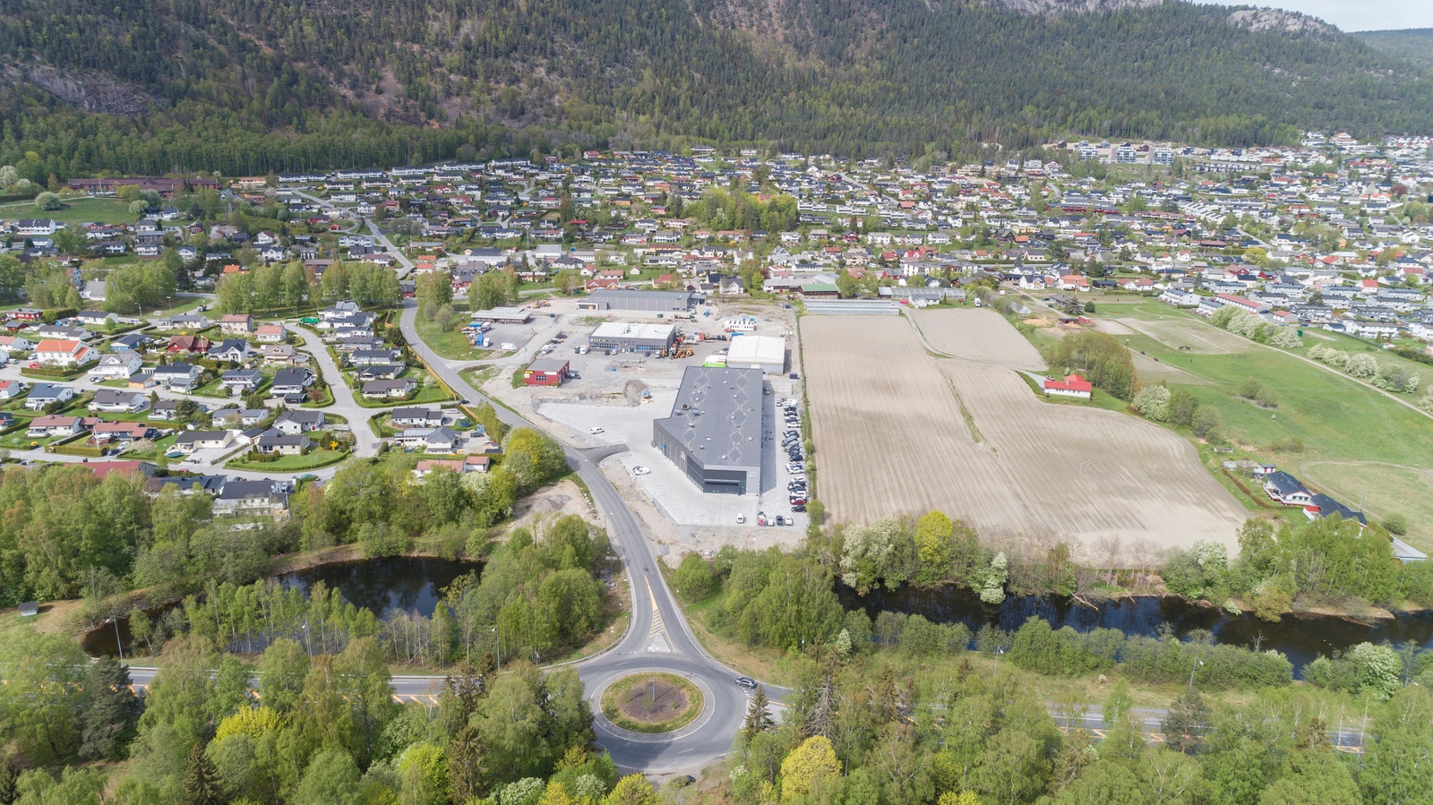 Enkel tilkomst til næringsparken via RV 283 Galleribilde