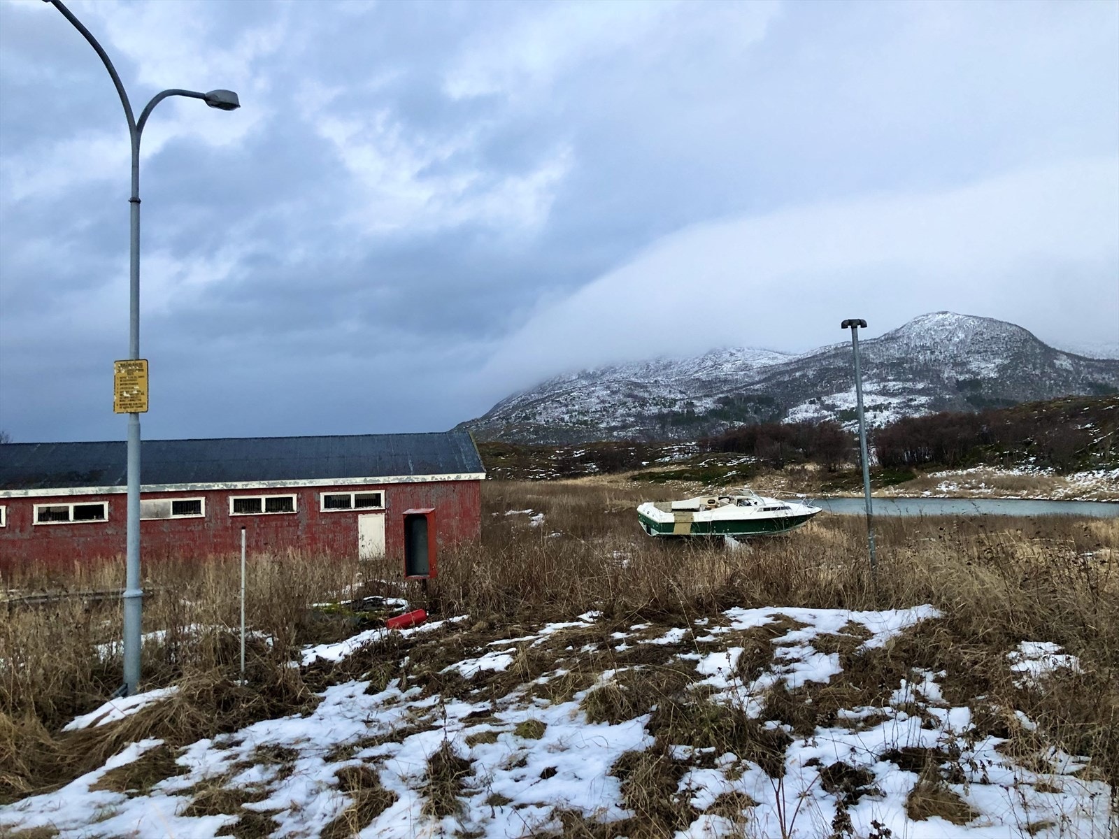 Nedgravd dieseltank - opplyst av tidligere ansatt på fortet at den mest sannsynlig er tømt. Galleribilde