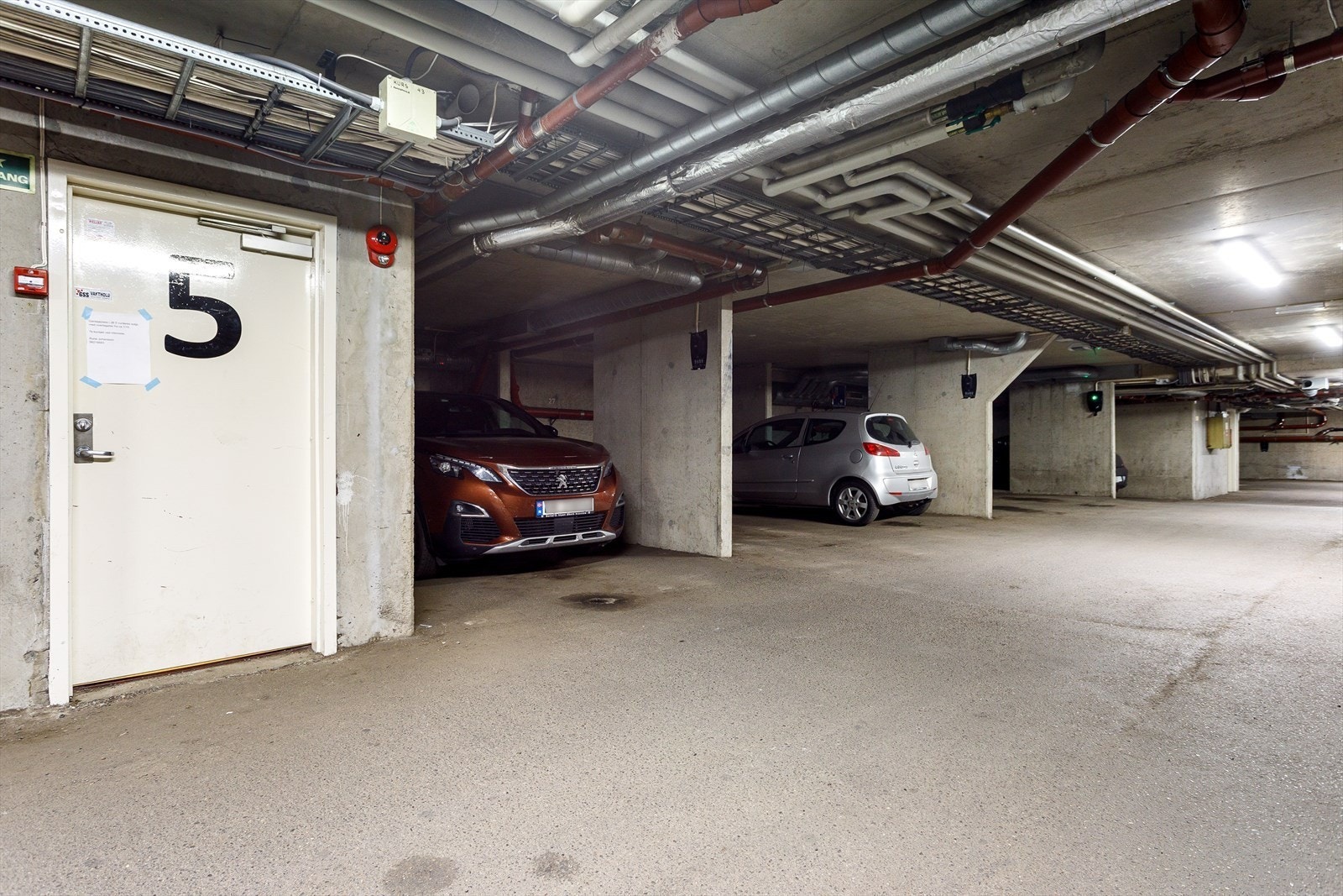 Parking available Galleribilde