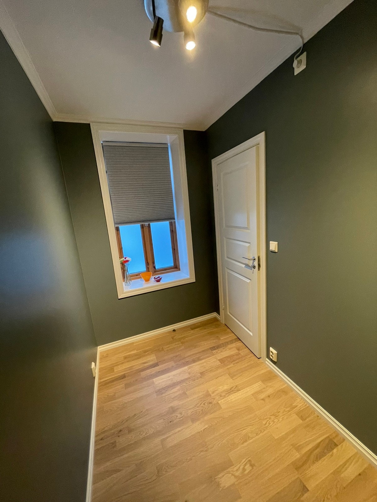 Del av lekkert hjemmekontor/gjesterom/soverom nummer 2. Galleribilde