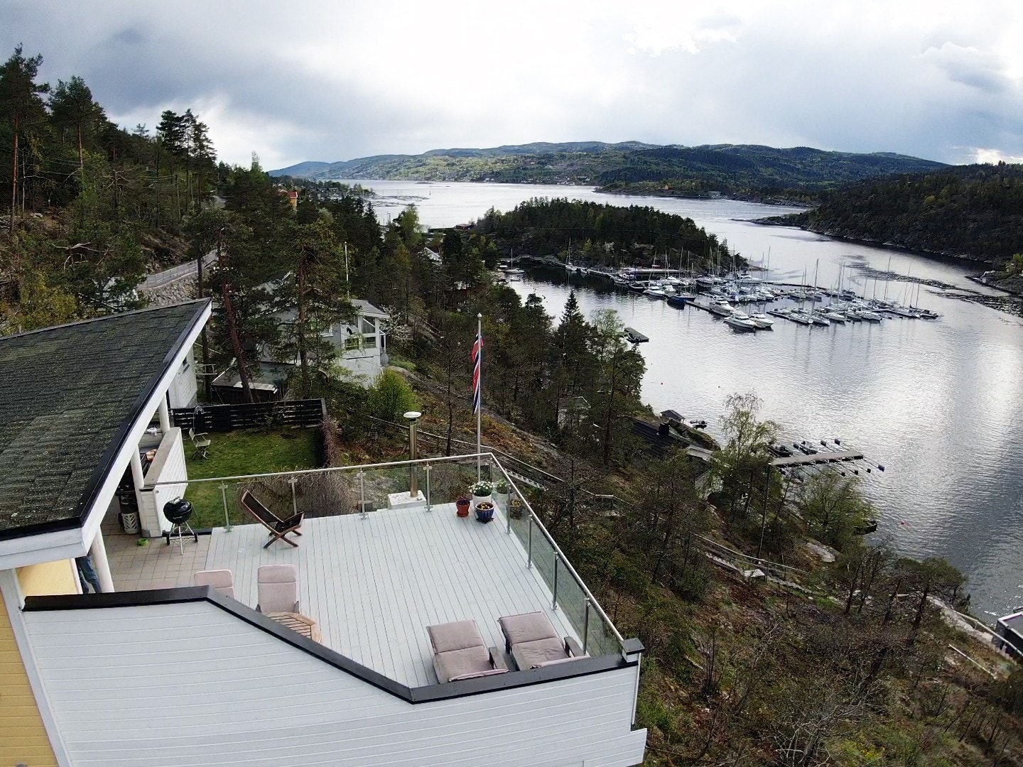 Utsikt mot Drøbaksundet, Oscarsborg og Ytre Hallangspollen. Galleribilde