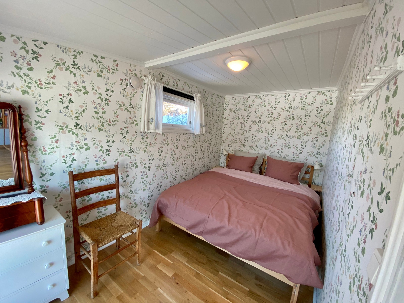 Soverom 1 med dobbeltseng Galleribilde