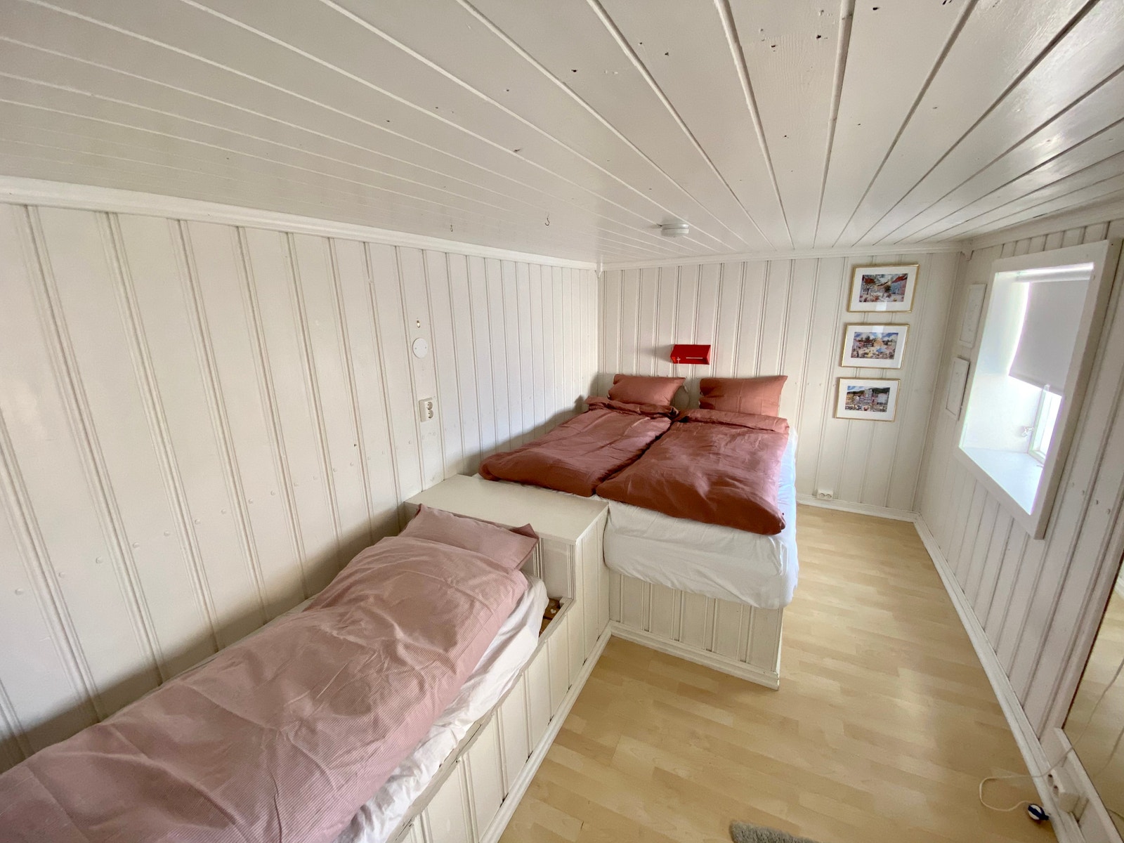 Soverom 3. Lavt under taket, men fungerer flott som f.eks. barnerom. Galleribilde