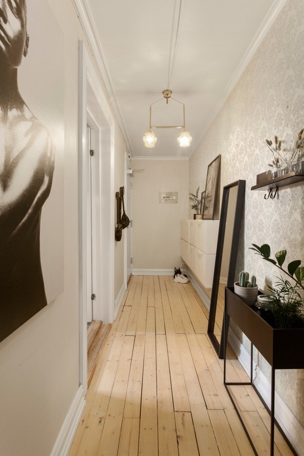 Gang med god plass til oppbevaring Galleribilde