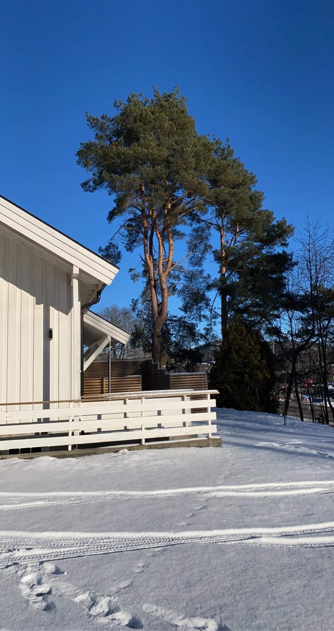 Annen vinkel på inngangsparti Galleribilde