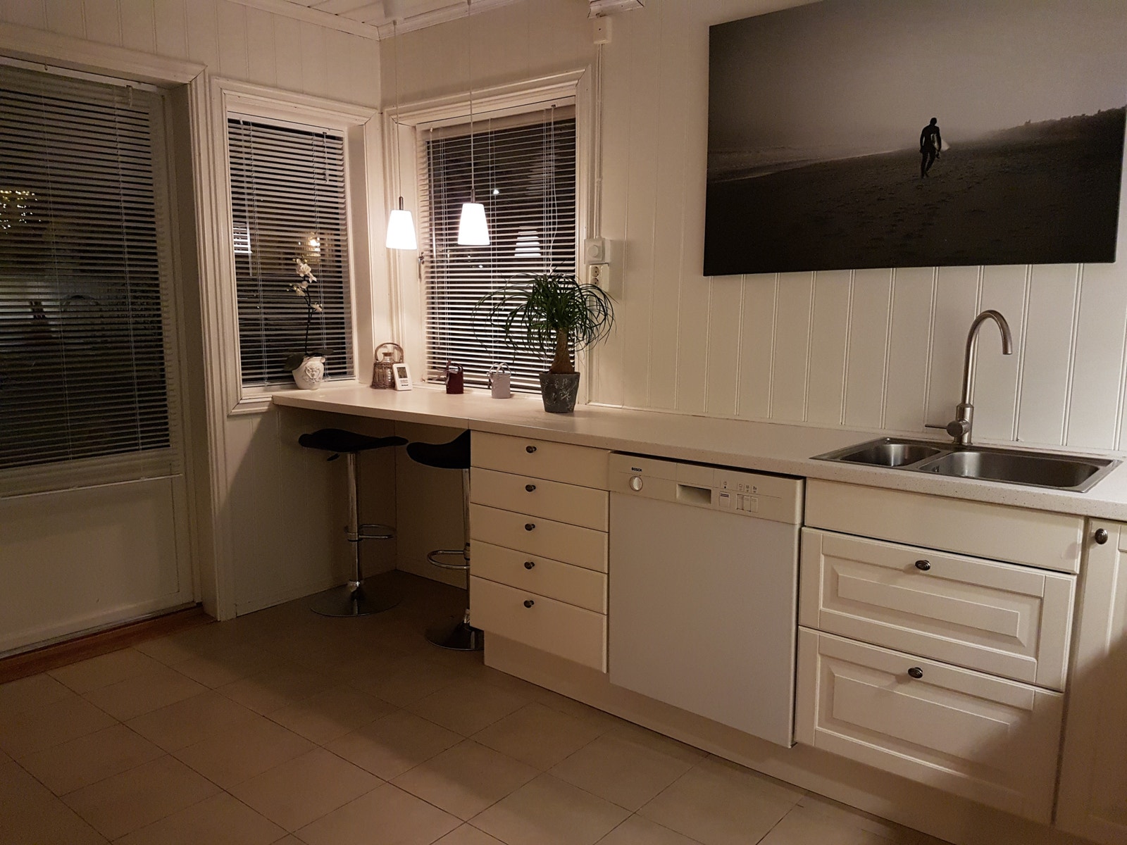 Kjøkken med spiseplass Galleribilde