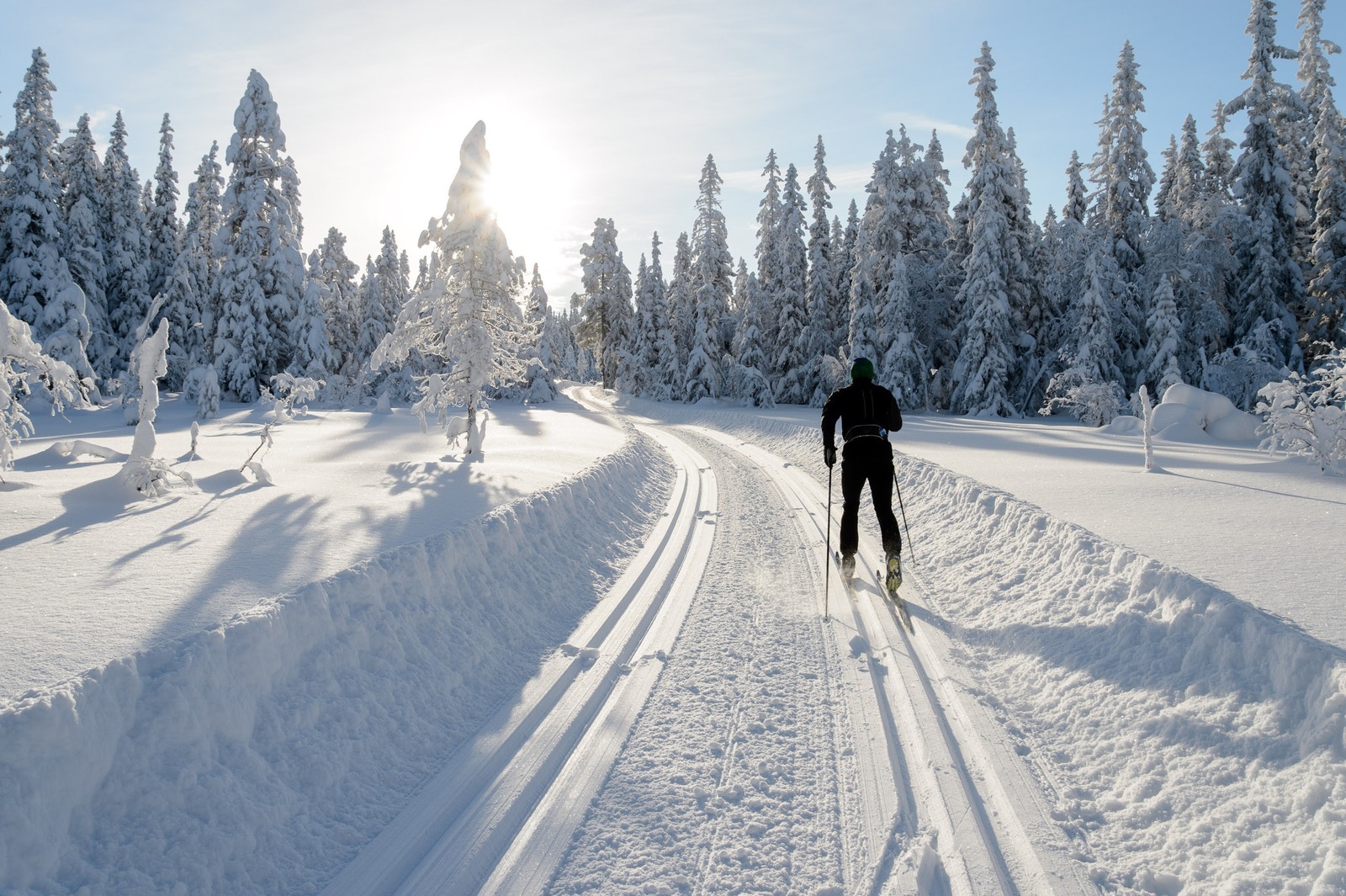 Preparerte skispor starter få meter fra hyttedøra. Galleribilde