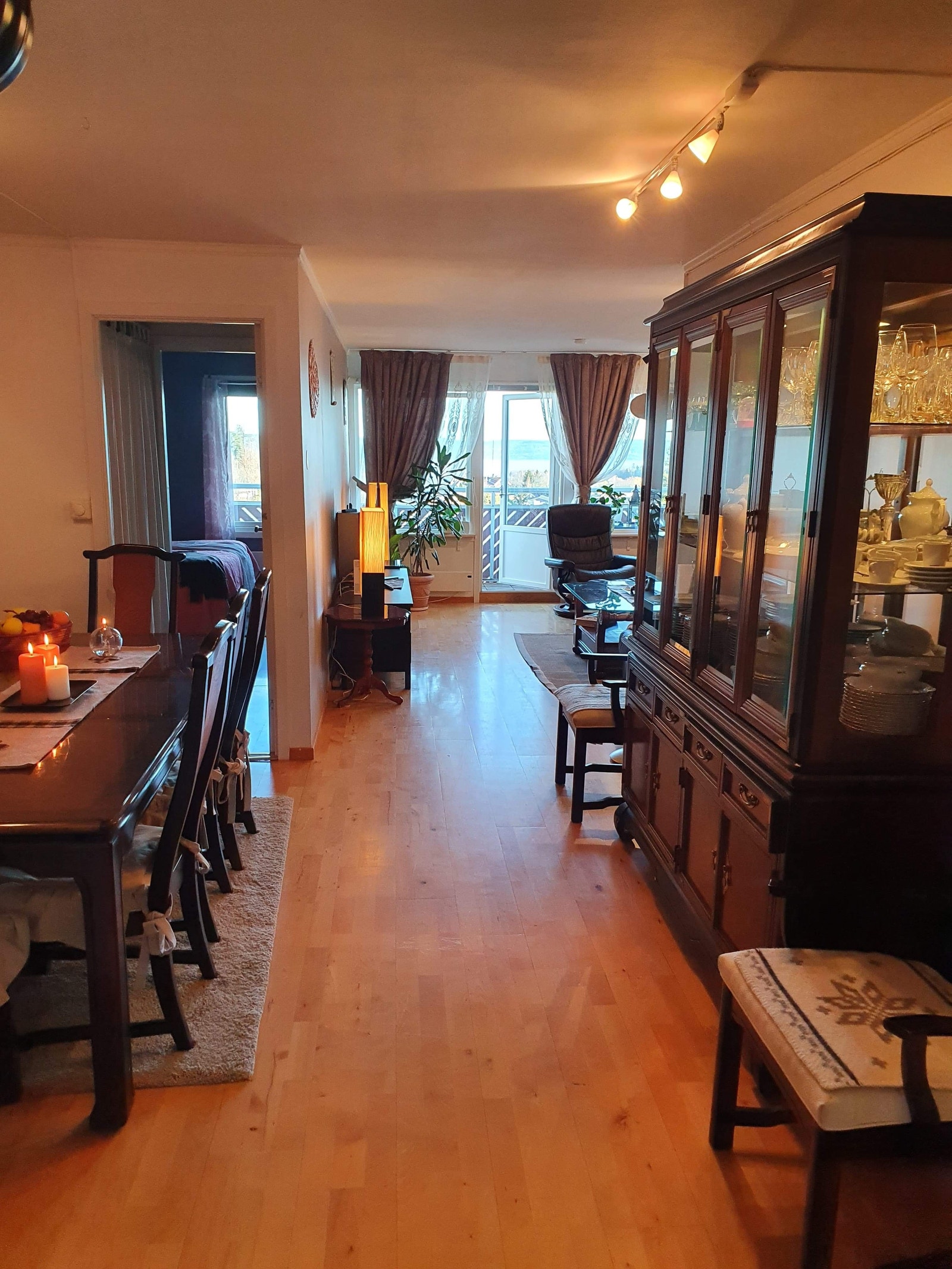 God plass til spisestua Galleribilde