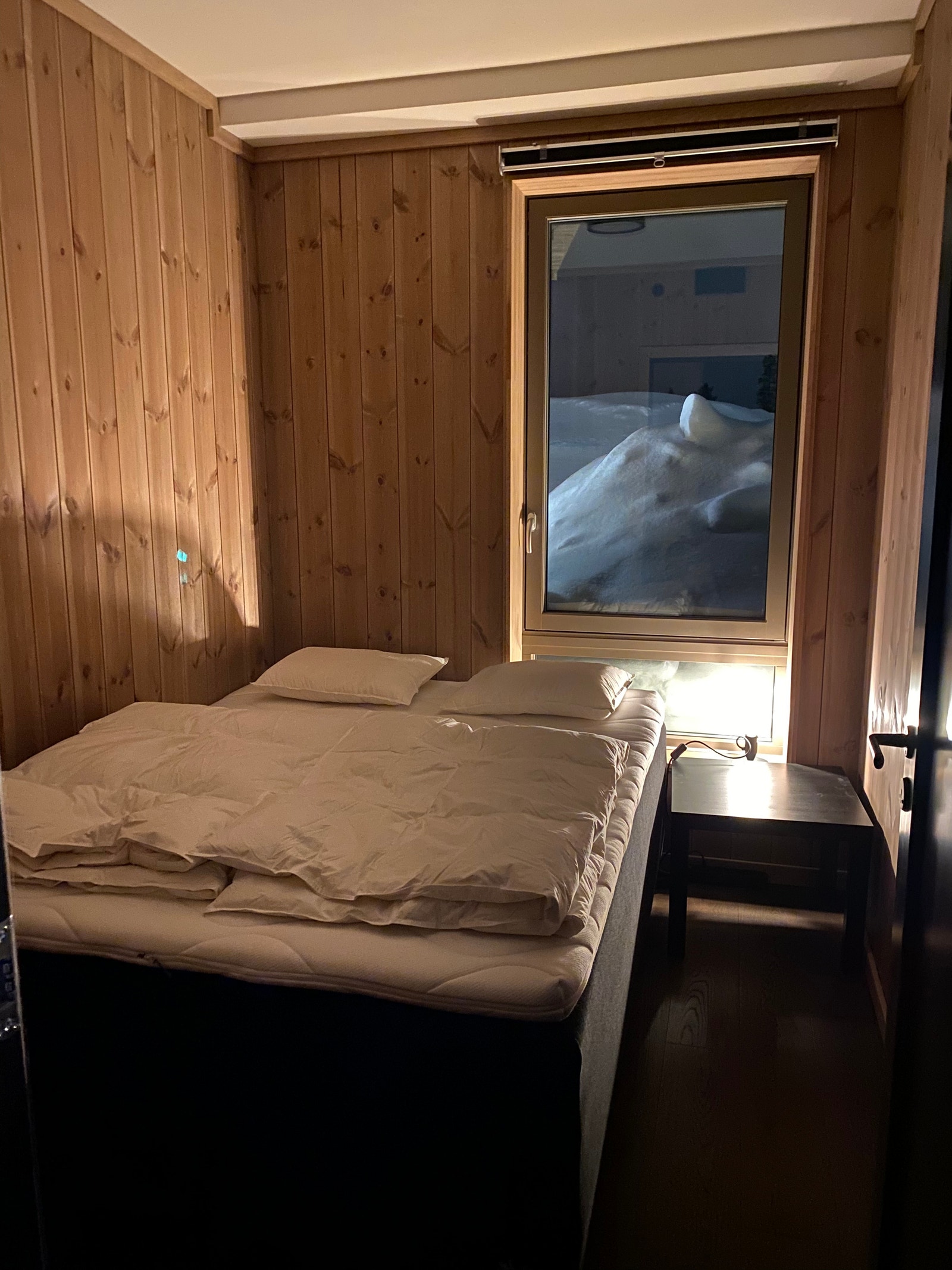 Soverom 3: Dobbeltseng på 160*200 cm fra Odel. Det er montert rullgardiner på alle soverom. Galleribilde