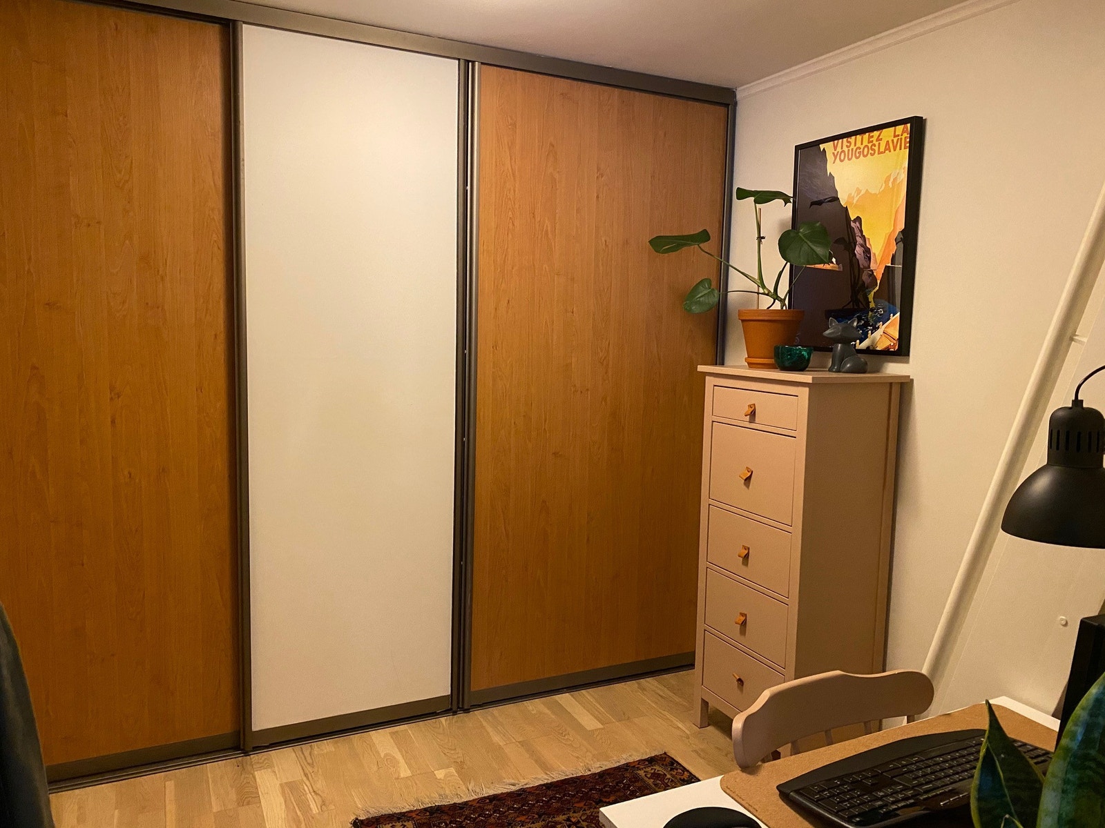 Arbeidsrom, garderobe Galleribilde