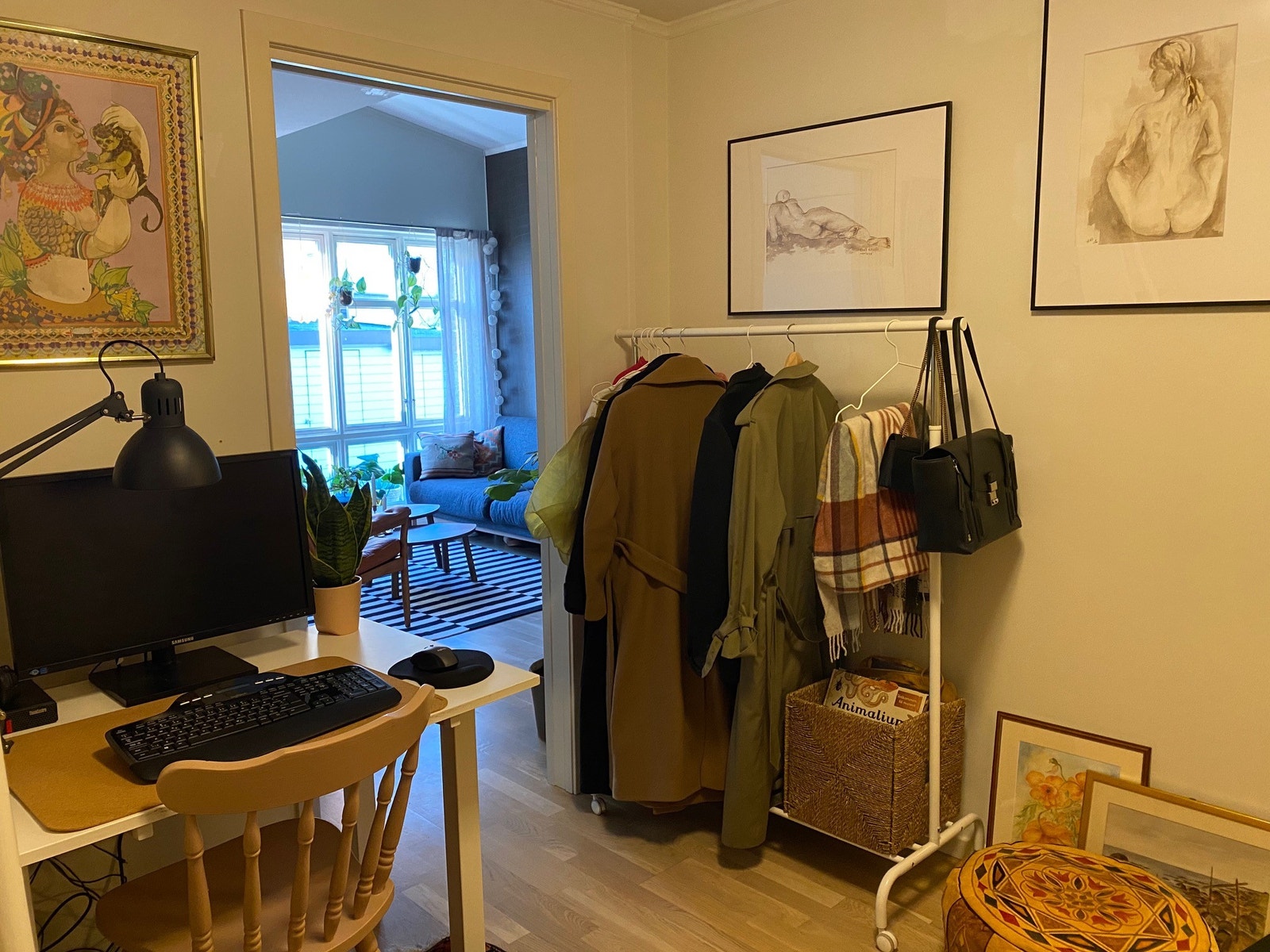Arbeidsrom, garderobe Galleribilde