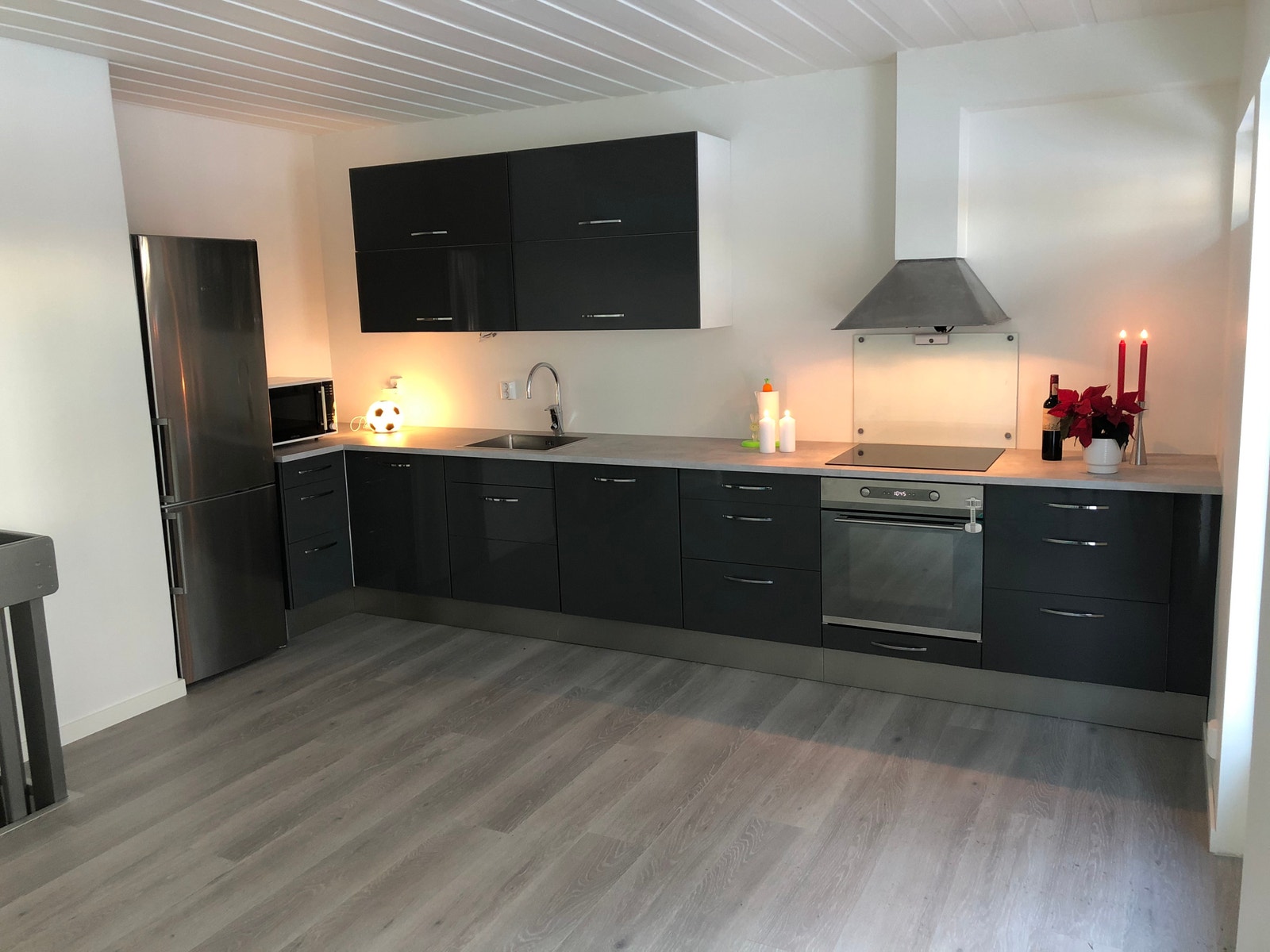 Lekkert og funksjonelt kjøkken. Galleribilde