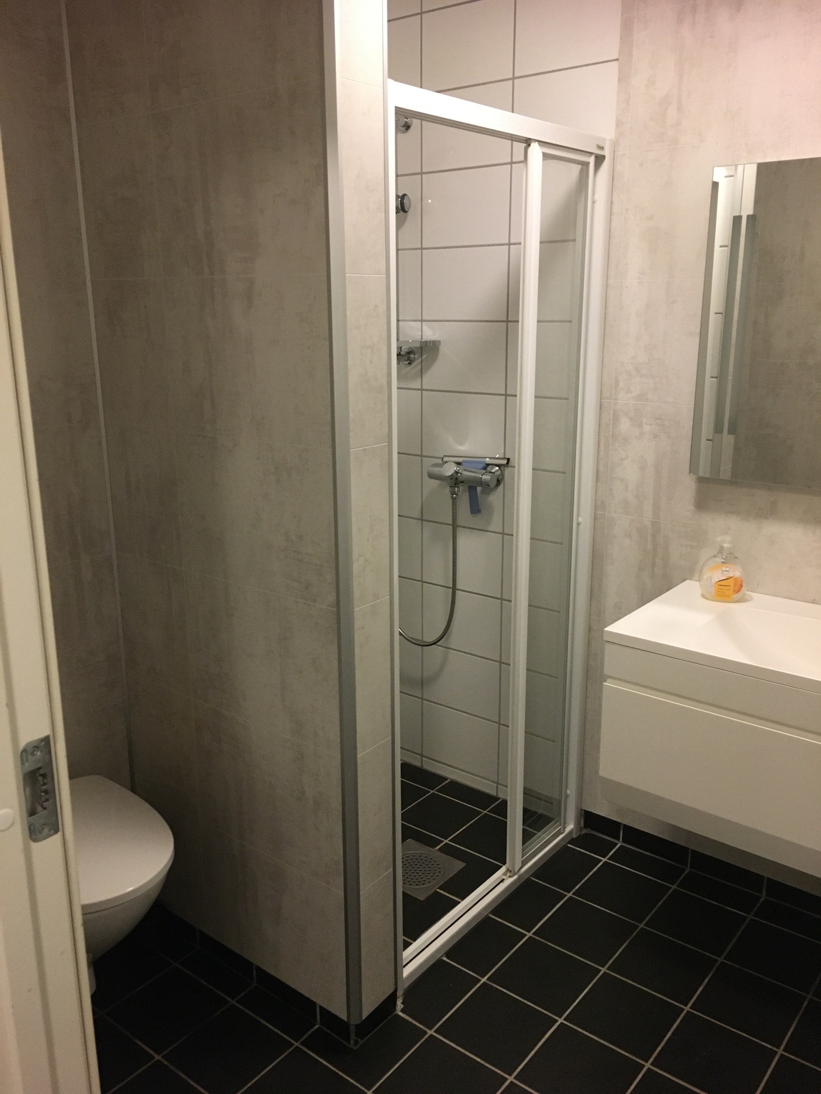 Romslige bad Galleribilde