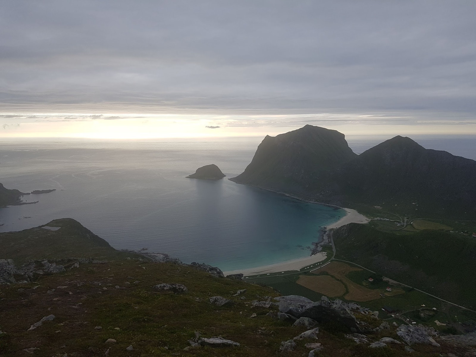 Utsikt fra kveldstur på Holandsmelen, fjellet rett bak hytta. Galleribilde