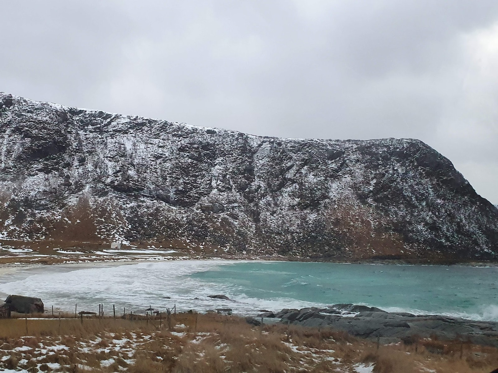 Vikstranda - trollsk og magisk om vinteren. Galleribilde