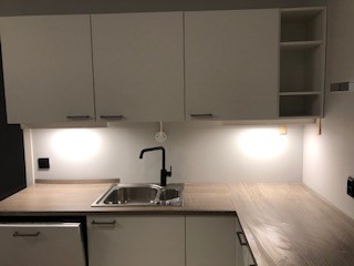Integrert belysning og detaljer kjøkken Galleribilde