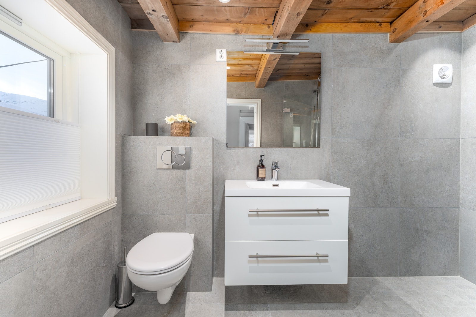 Huset har to nye bad et for hver etg. Galleribilde