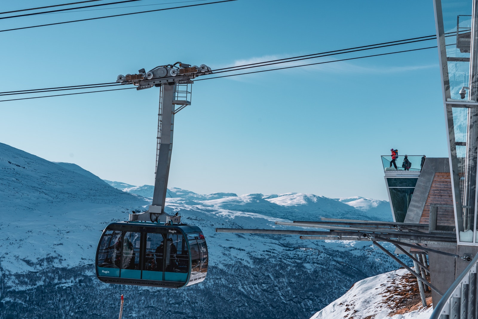 Loen Skylift tar deg opp på fjellet til 1000 moh. Galleribilde