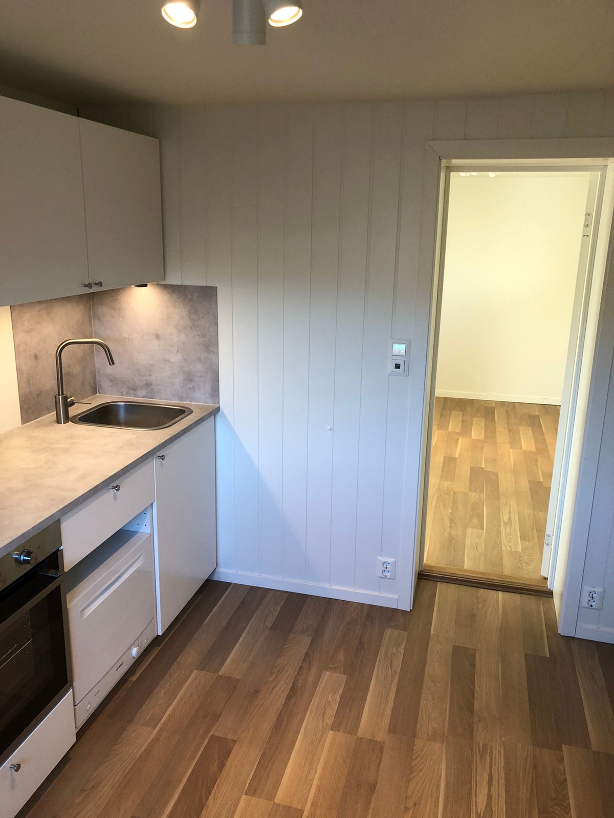 Dør mellom stue og soverom Galleribilde