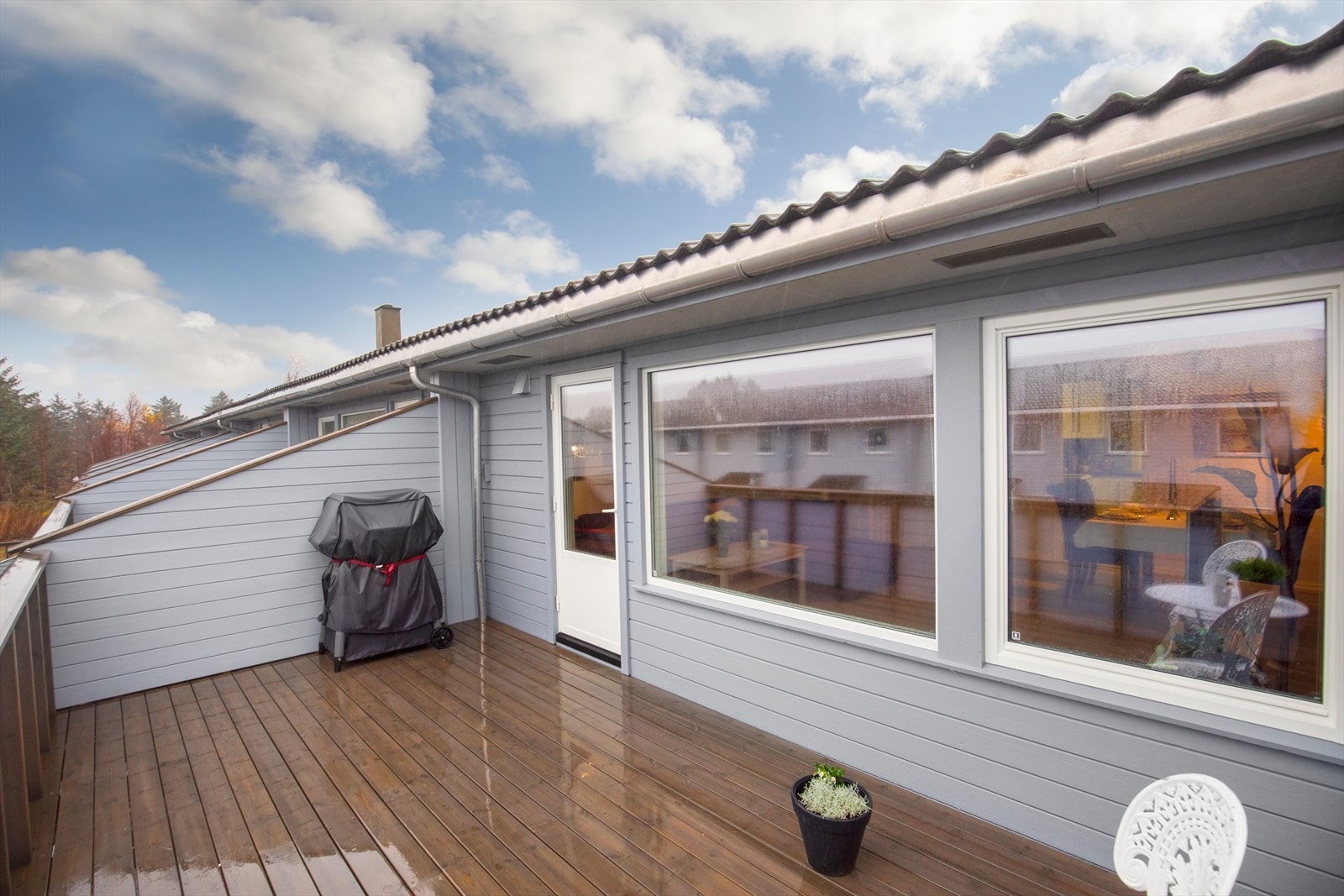 God plass til hagemøbler og grill Galleribilde