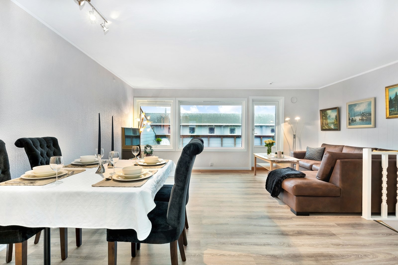 Rekkehuset har en god planløsning på 2 etasjer Galleribilde