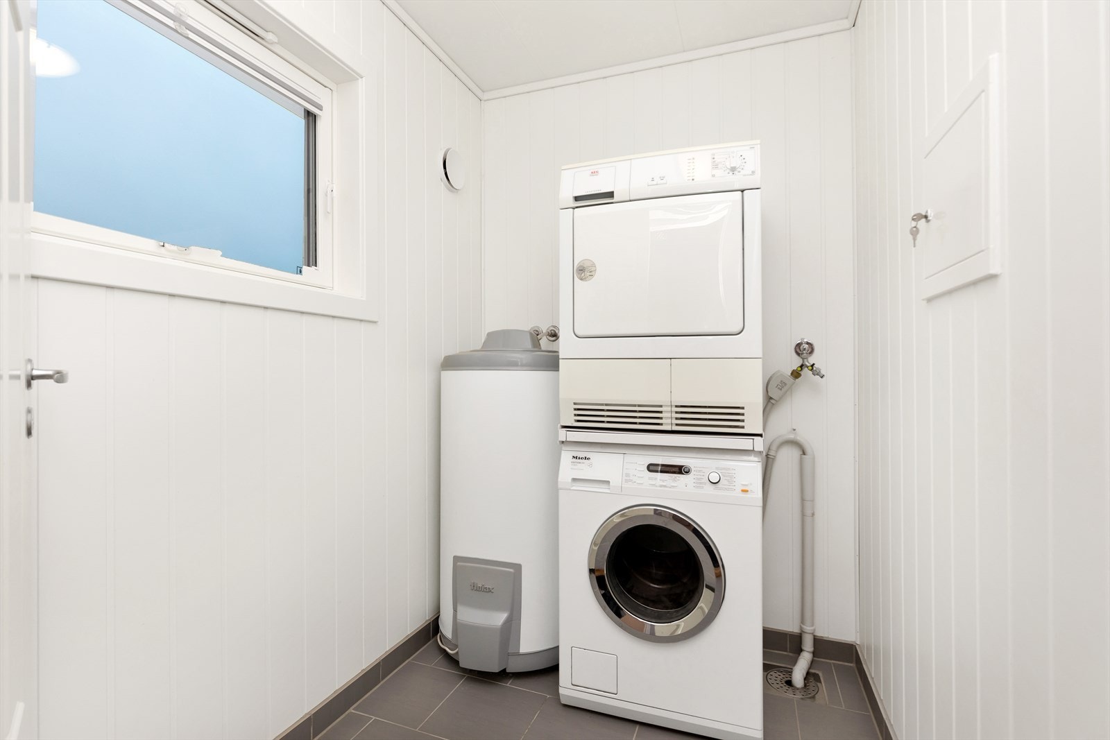 Praktisk vaskerom pusset opp i 2012 Galleribilde