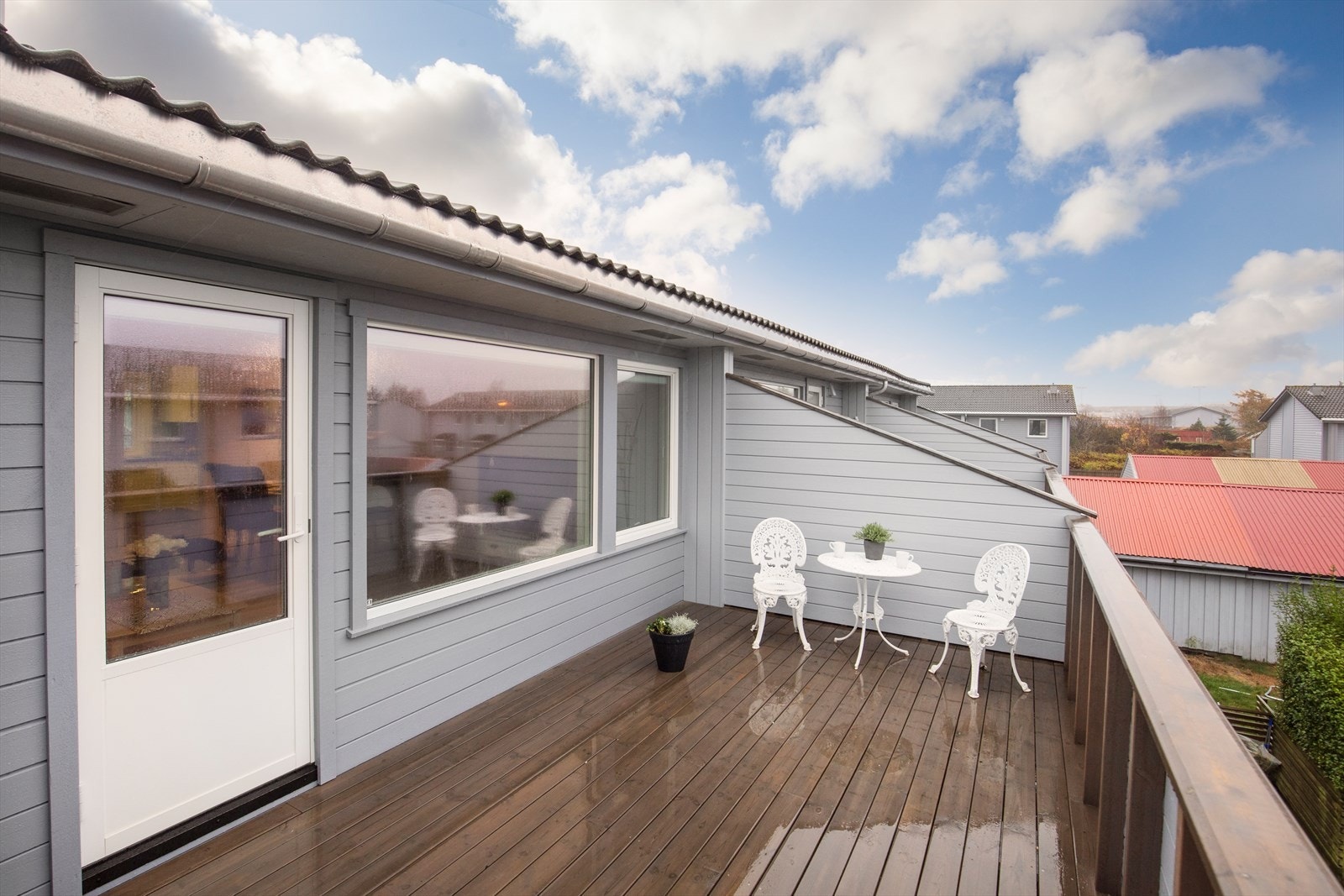 Balkongen er av meget god størrelse, har omtrent ingen innsyn og har meget gode solforhold Galleribilde