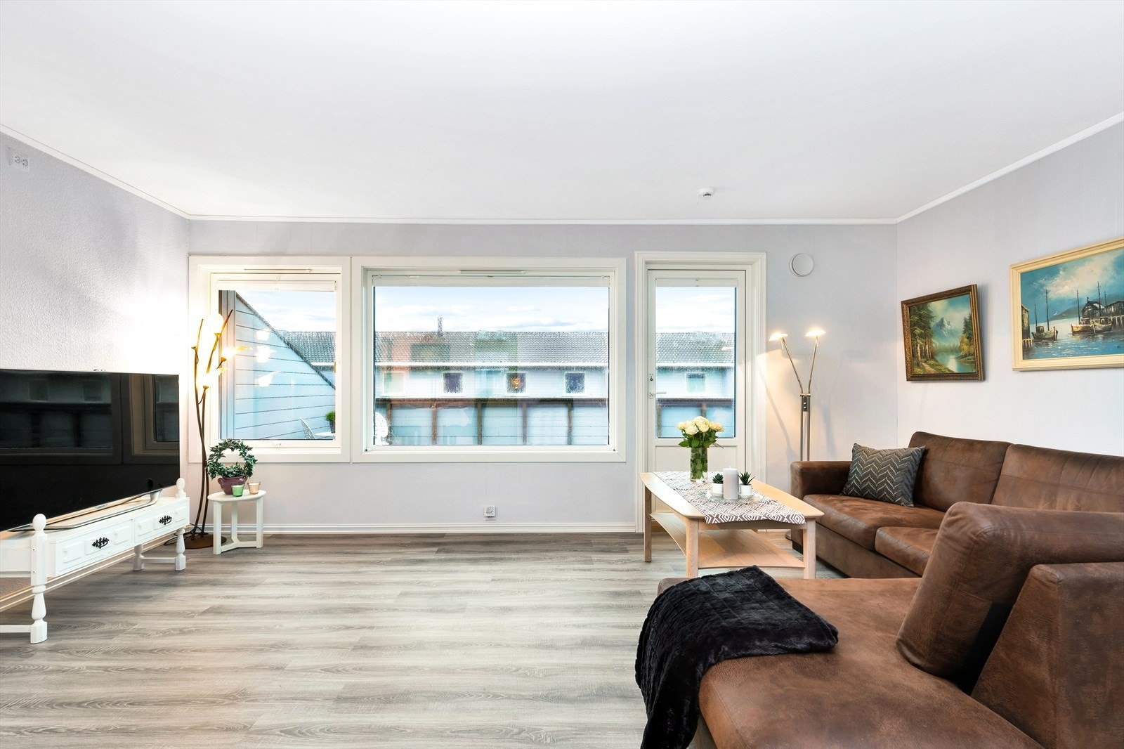 Notar v/Lillian Tunge har fått for salg en kjekk familiebolig i Isfuglveien 5C! Galleribilde