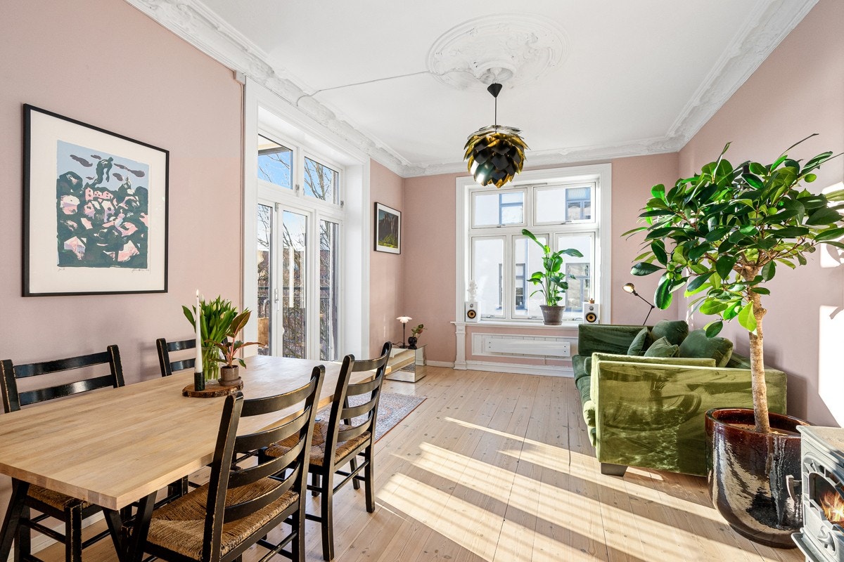 Flott hjørnestue med fantastiske lysforhold Galleribilde