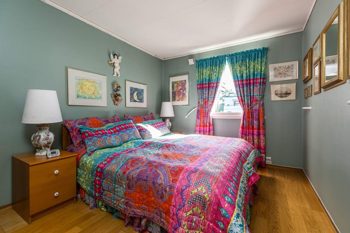 Hovedsoverom med garderobeskap. Galleribilde