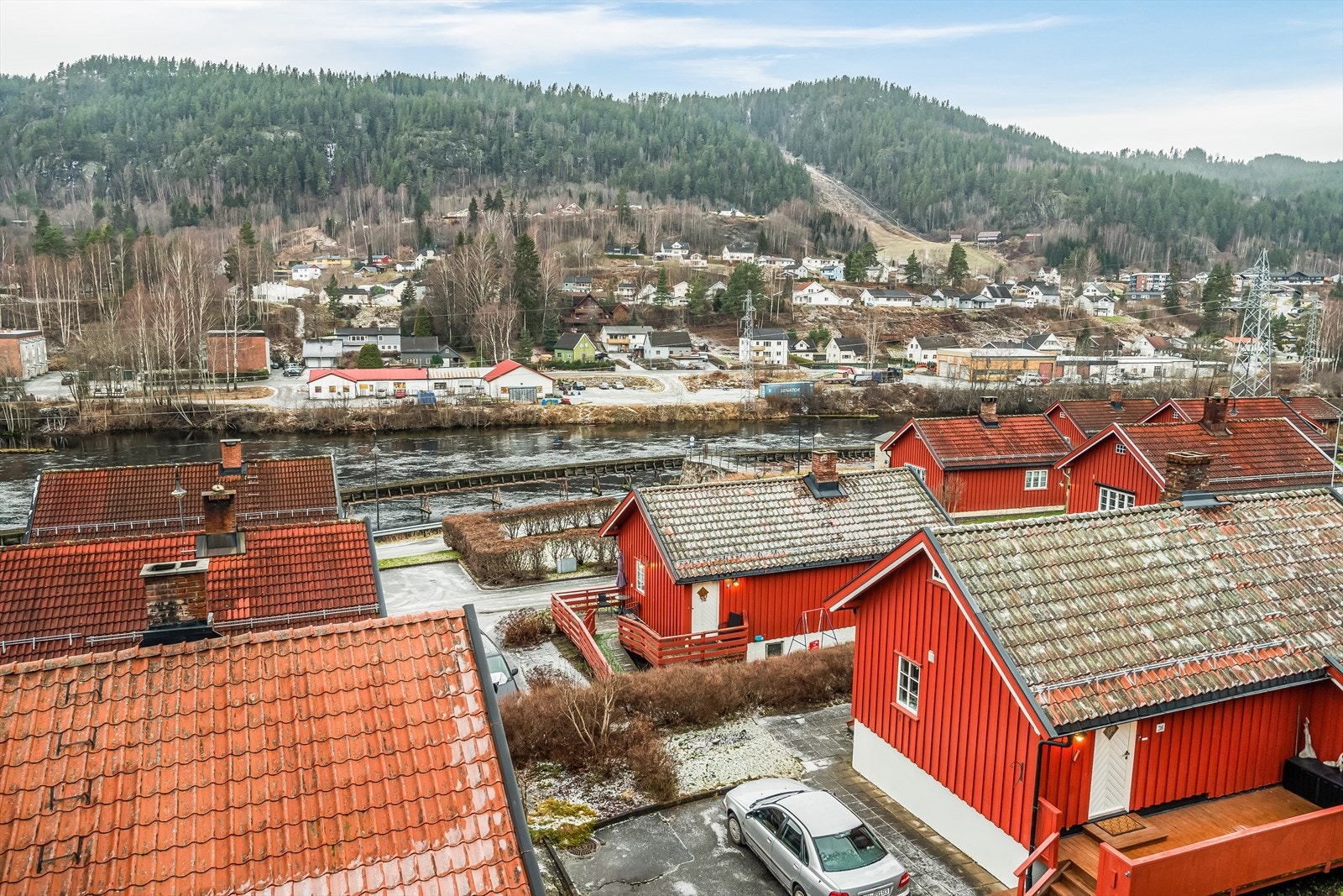 Umiddelbar nærhet til Tinnelva og tømmerrenna Galleribilde