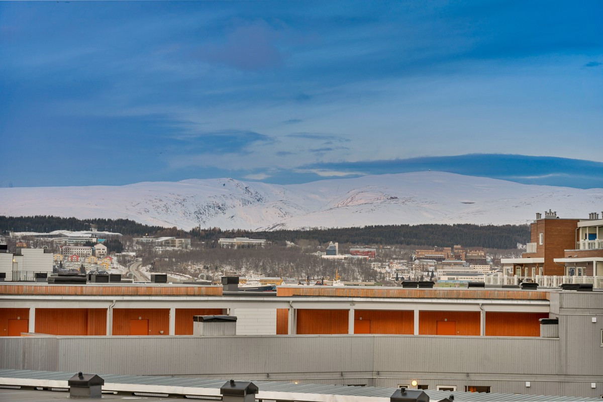 I nærheten finner du gode bussforbindelser som tar deg til UiT/UNN, Tromsø sentrum og Langnes handelspark