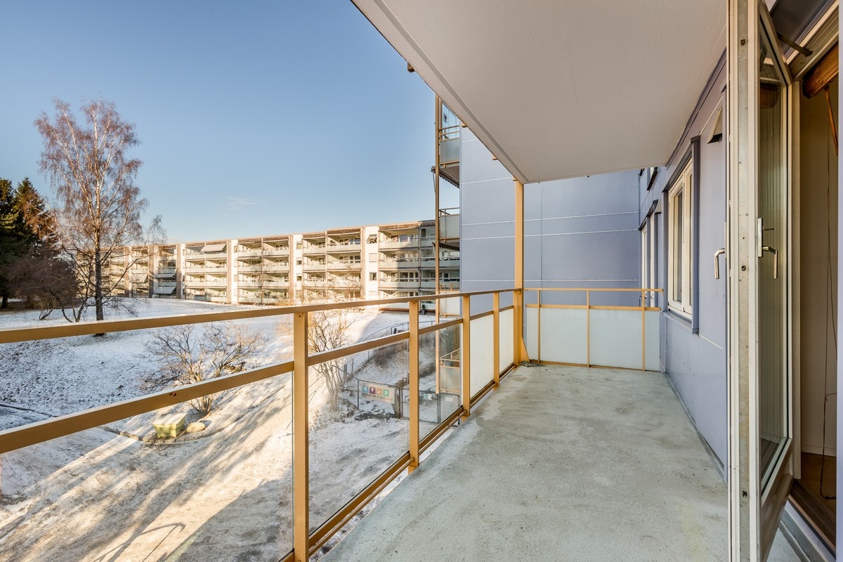 Utgang fra stue til balkong, med gulvareal på ca.11.m². Galleribilde