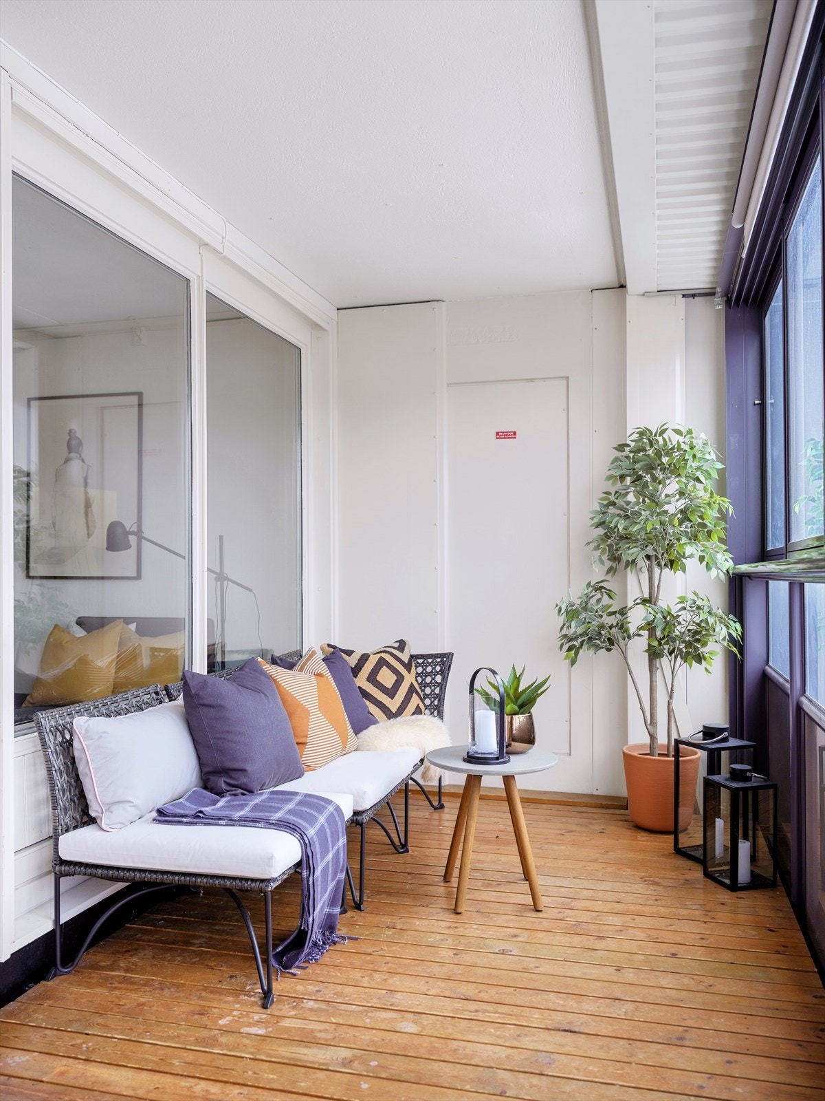 Balkongen er perfekt for sosiale sammenkomster. Galleribilde