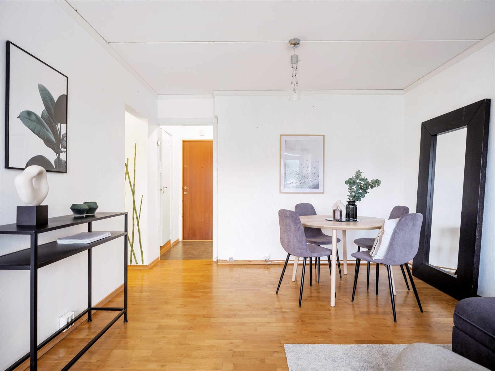 I stuen er det god plass til å møblere etter eget ønske. Galleribilde