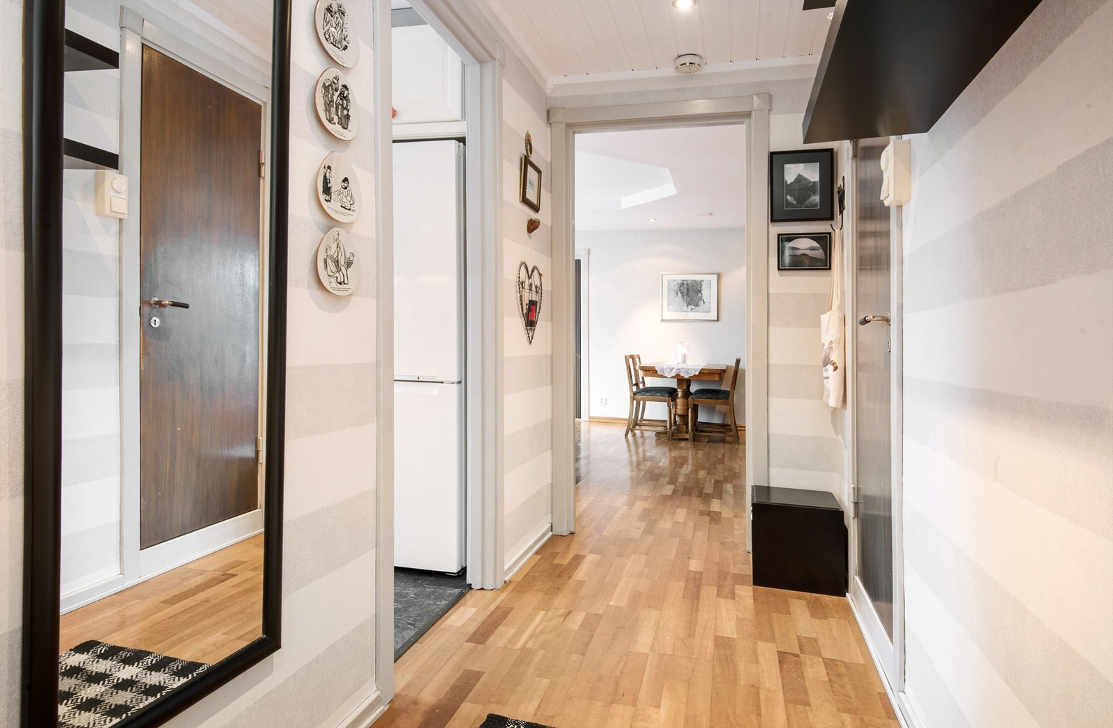 Velkommen inn til en hyggelig omvisning! Galleribilde