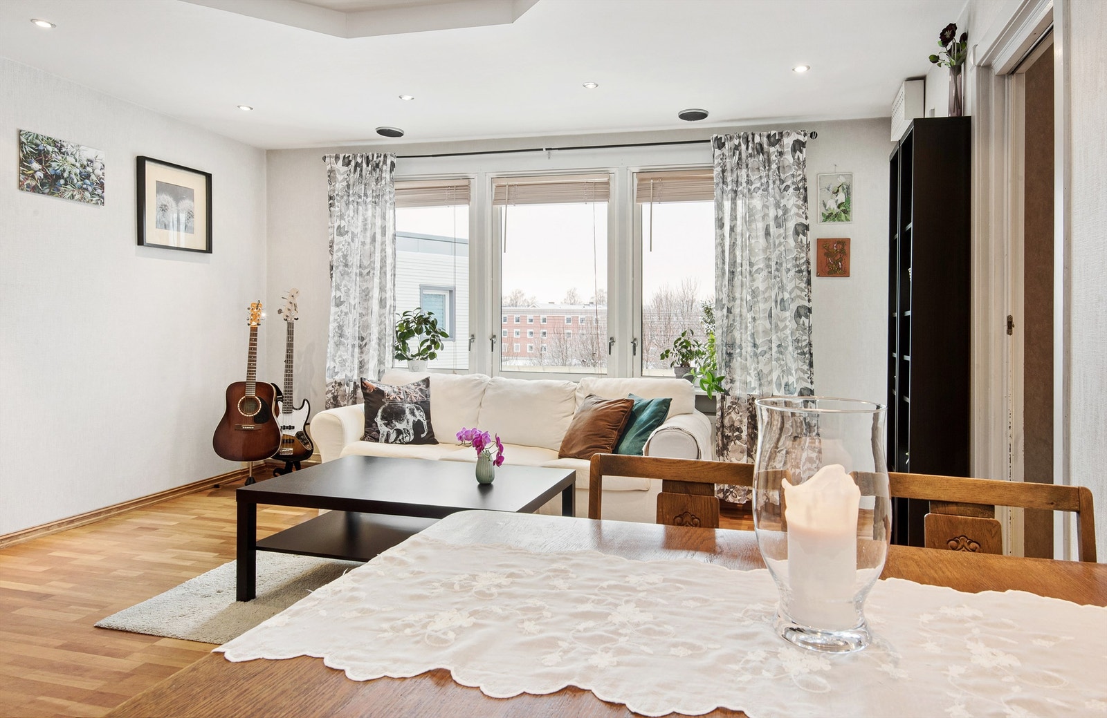 God plass til spise- og sittemøblement. Galleribilde