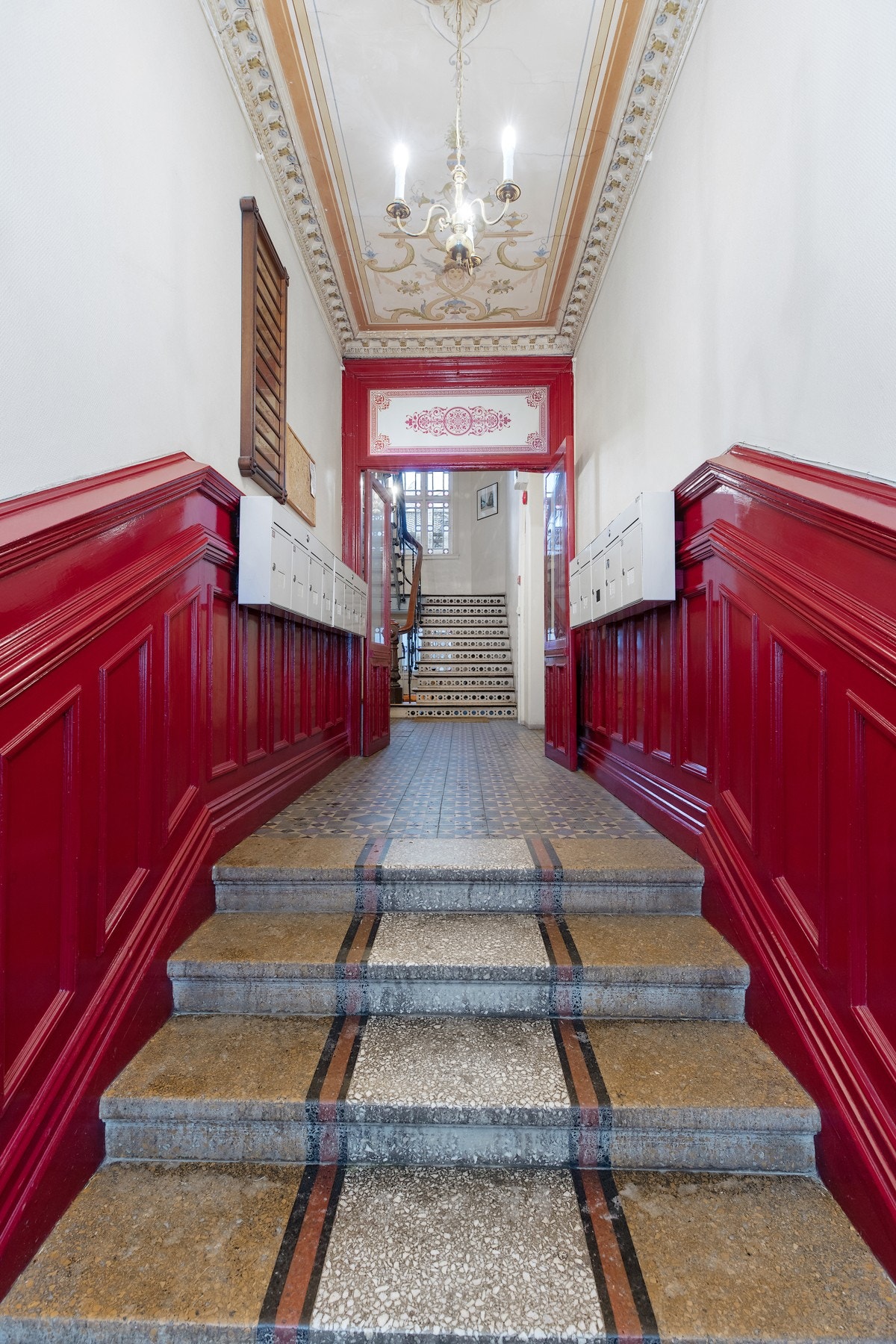 Pent felles inngangsparti Galleribilde