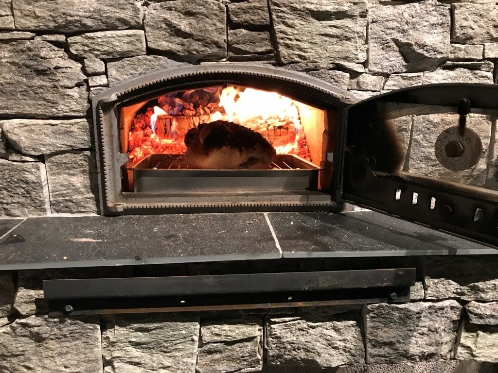 Bakerovnen egner seg godt til alt fra steking av biff til brød Galleribilde