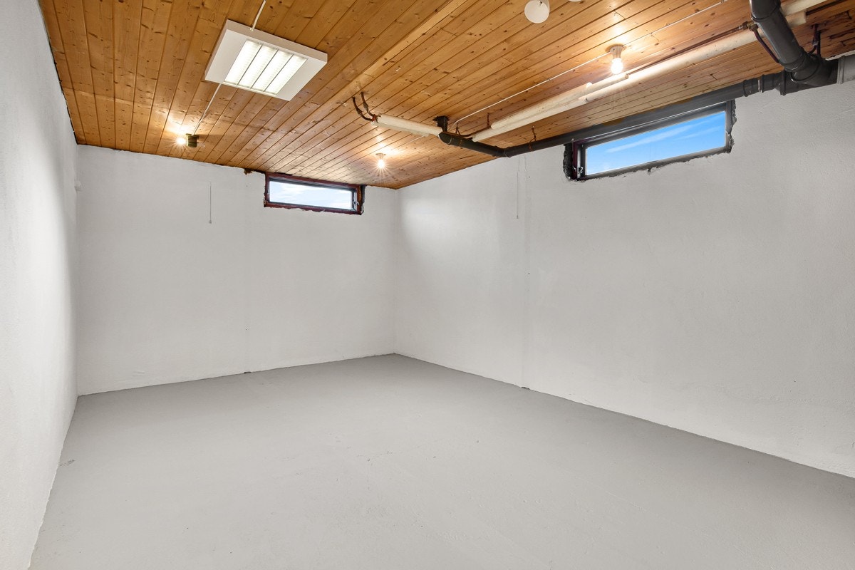 Underetasje. Galleribilde