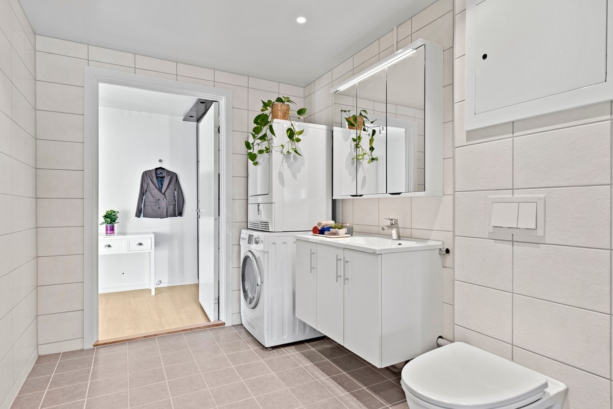 Det er opplegg for vaskemaskin og tørketrommel. Galleribilde