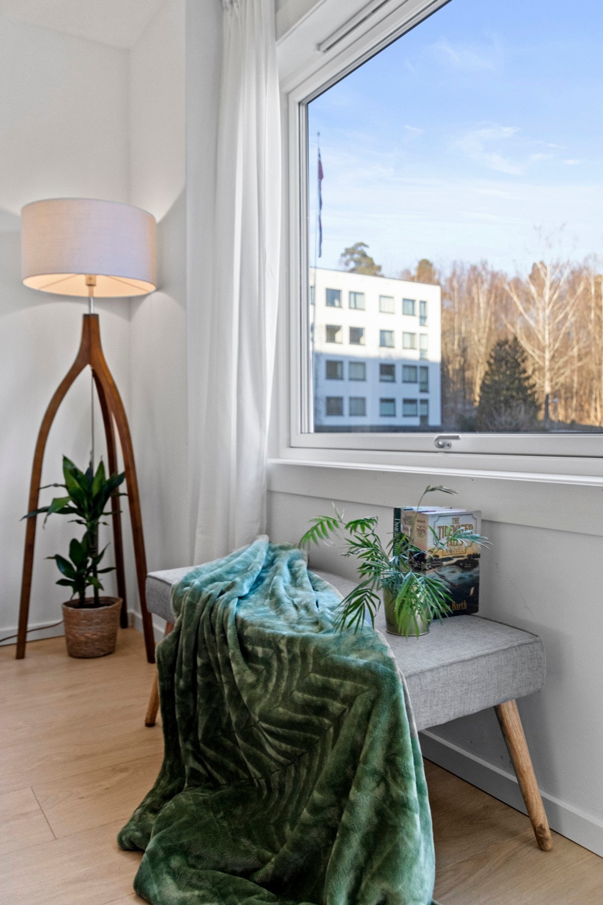 Rikelig med naturlig lys på soverommet. Galleribilde