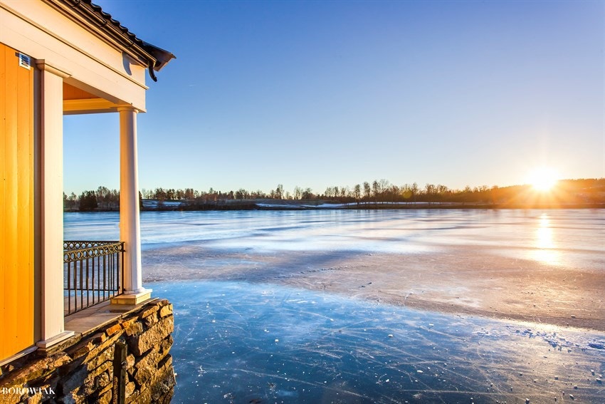 Bogstadvannet med badevann om sommeren / skøyteis om vinteren. Galleribilde
