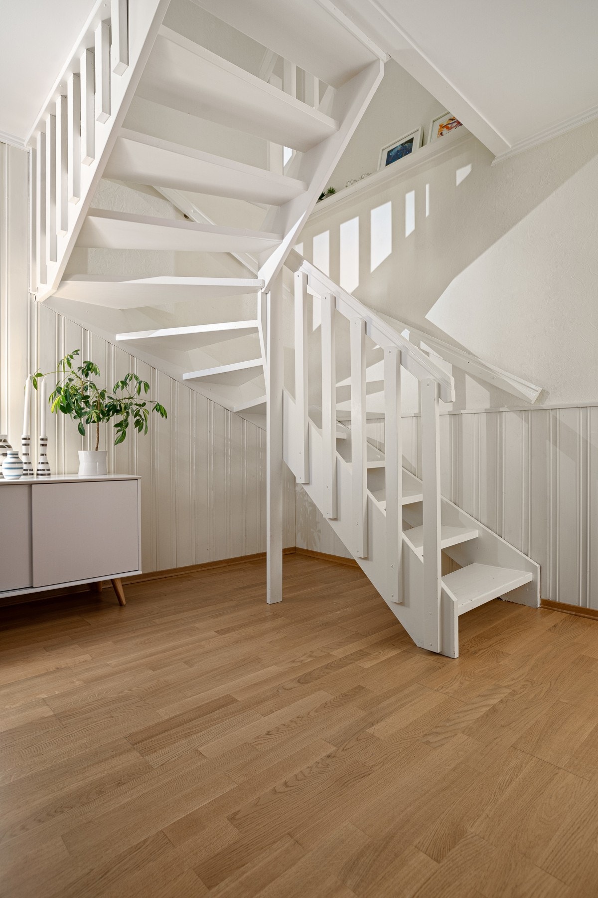 Det er trapp mellom etasjene Galleribilde