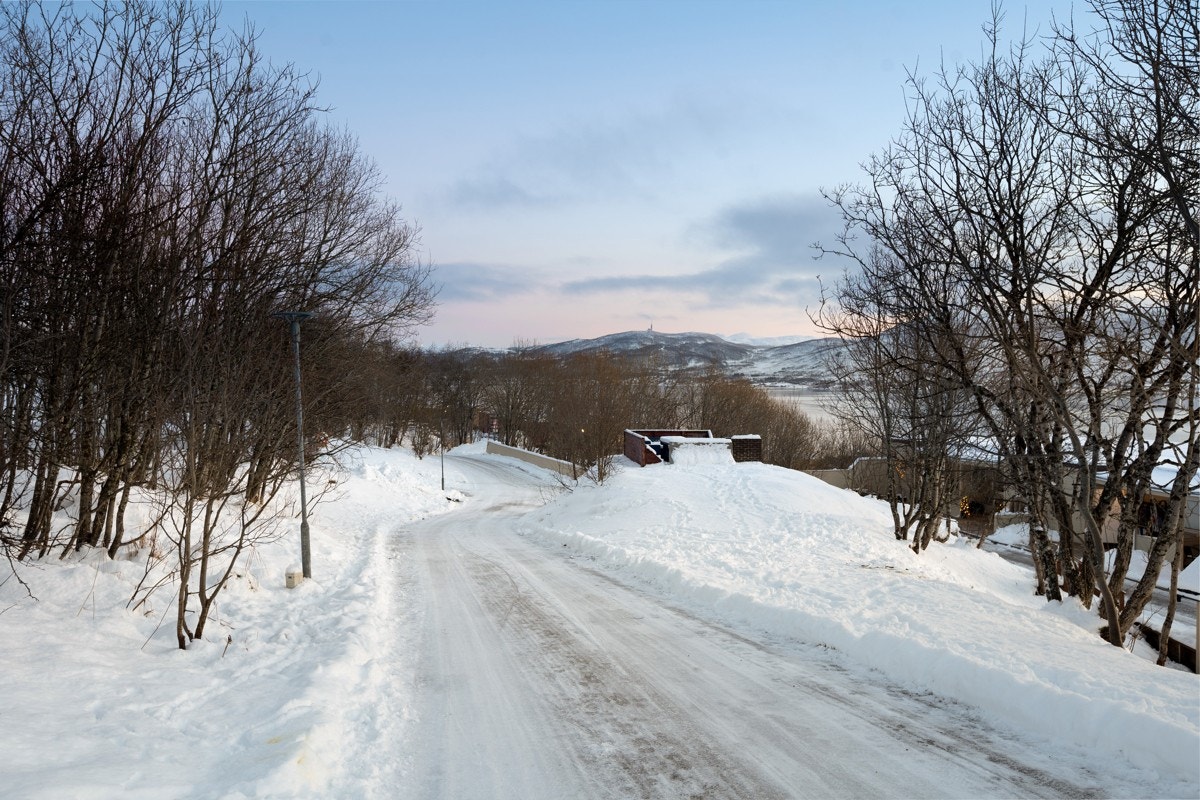 Her har du gode bussforbindelser og det er kort avstand til flotte turområder Galleribilde