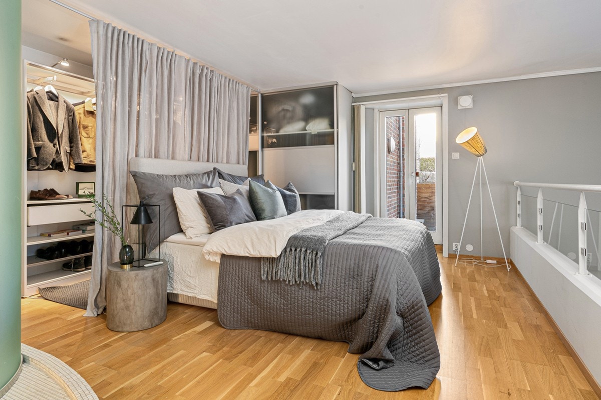 God plass til dobbeltseng Galleribilde