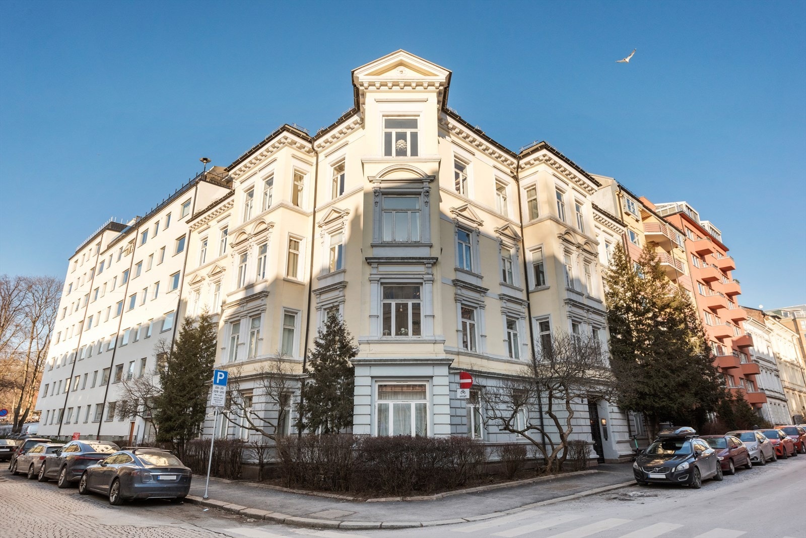 Huitfeldts gate ligger stille og tilbaketrukket. Leiligheten ligger i 4 etg. Galleribilde