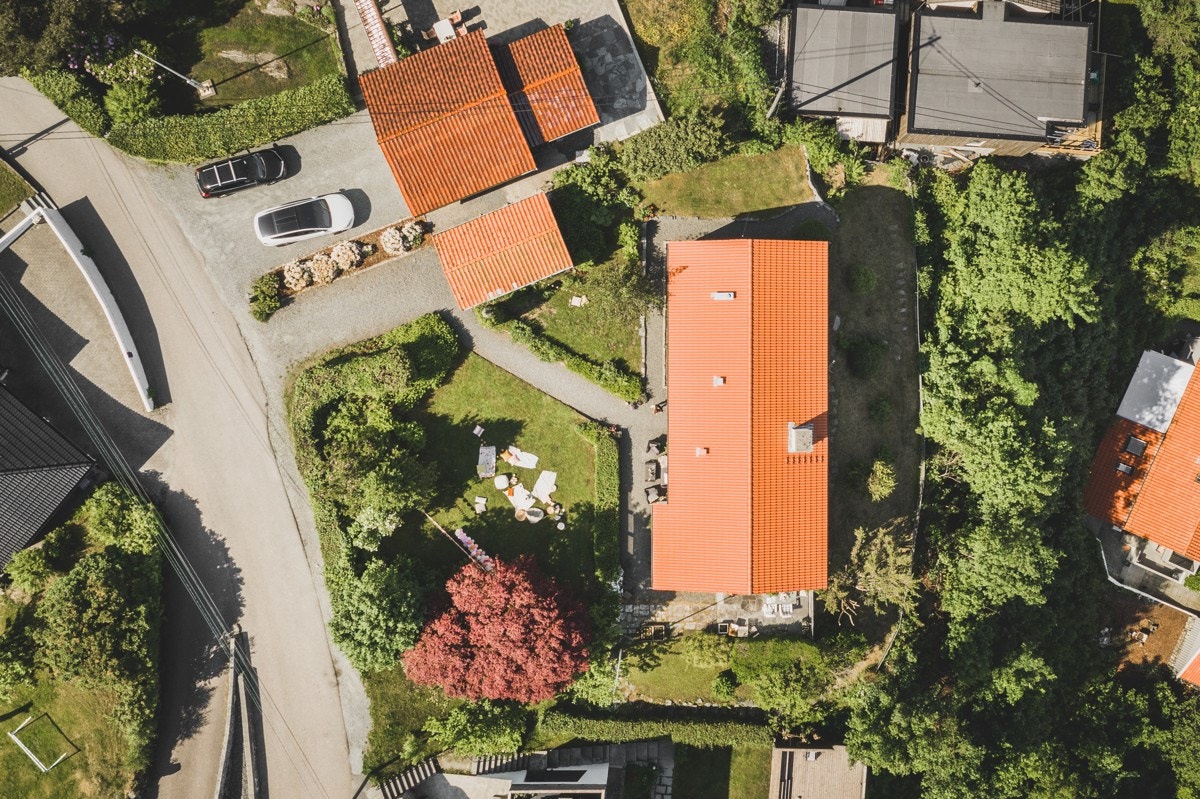 Boligen ligger tilbaketrukket til på populære og barnevennlige Skjold. Galleribilde