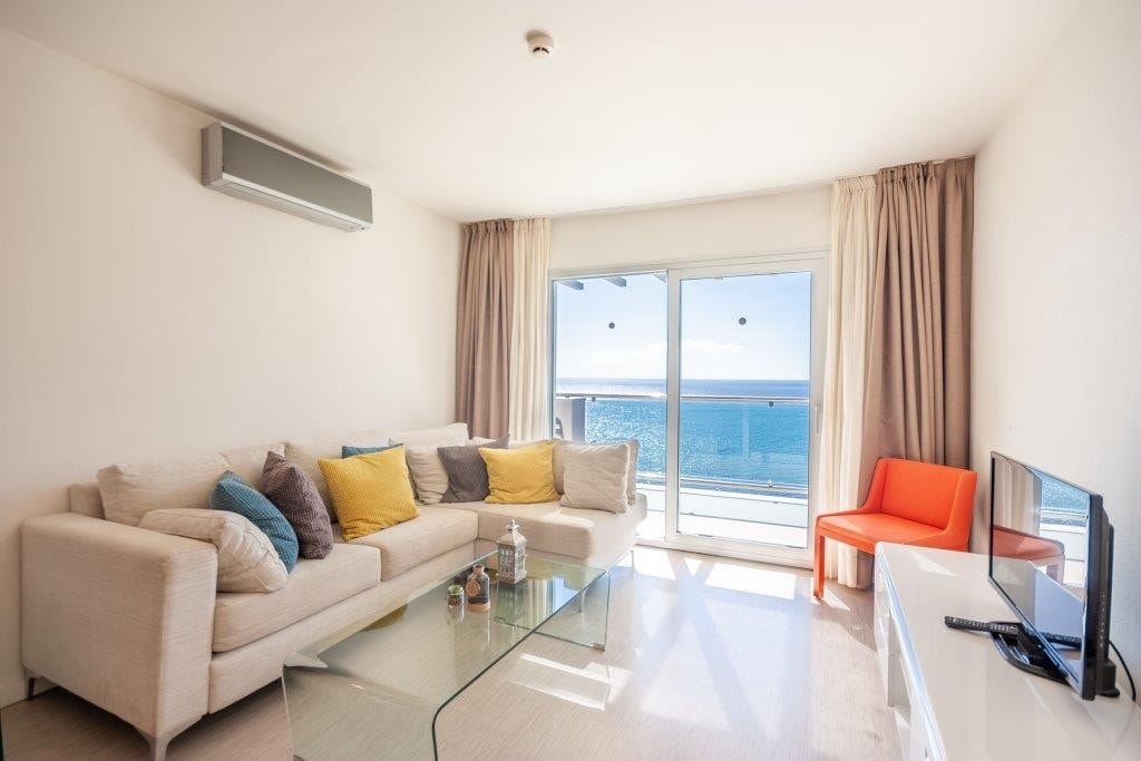 Penthouseleilighet med flott havutsikt. Utgang til terrasse. Galleribilde